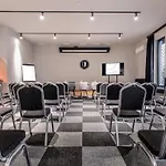 Urban Hotel 3*